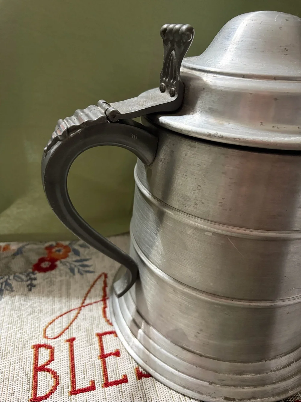 Seymour Mann stately lidded